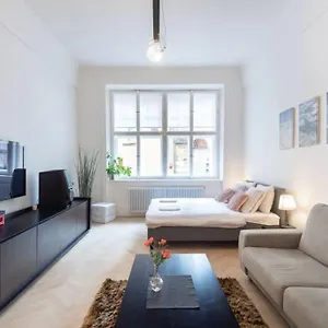 Luxury On Old Town Square Apartamento